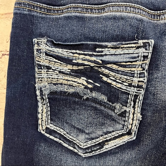 Maurices Blue Mid Rise Raw Hem Crop Jeans - Picture 6 of 10